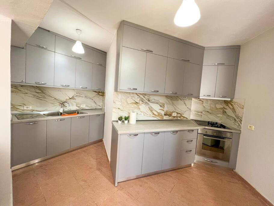 Scanderbeg Square 2Br Apt ติรานา ภายนอก รูปภาพ